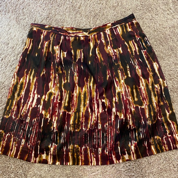 Michael Kors Dressy Skirt with under lining zipper w/2 pockets pleated front - Picture 2 of 10